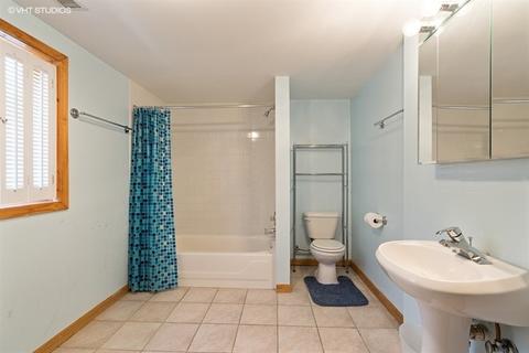 1129 E Hyde Park Blvd #A, Chicago, IL 60615 photo 14