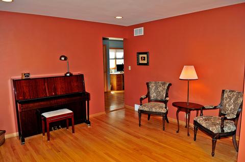 412 Pershing Ave, Wheaton, IL 60189 photo 3