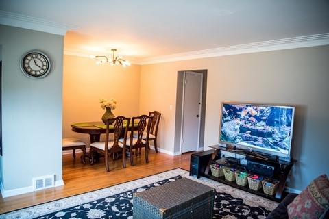 665 Greenview Ave, Des Plaines, IL 60016 photo 3