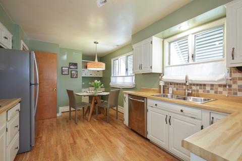 449 Hubbard Ave, Elgin, IL 60123 photo 6