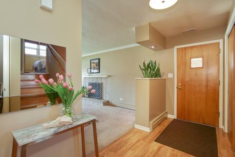 449 Hubbard Ave, Elgin, IL 60123 photo 2
