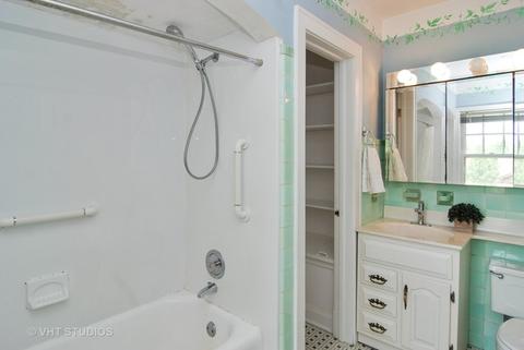 721 Selborne Rd, Riverside, IL 60546 photo 13