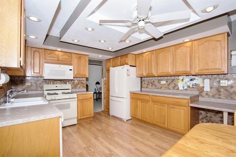 1027 Concord Dr, Bartlett, IL 60103 photo 5