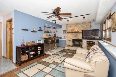 1027 Concord Dr, Bartlett, IL 60103 photo 9