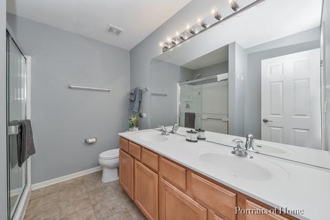 2517 Emily Ln, Elgin, IL 60124 photo 11