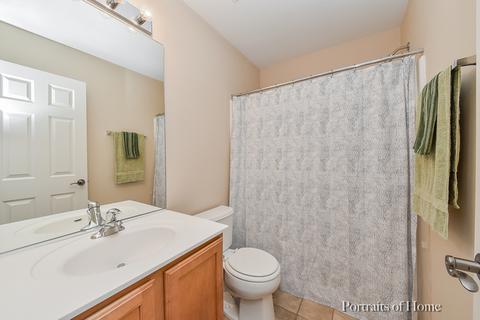 2517 Emily Ln, Elgin, IL 60124 photo 13