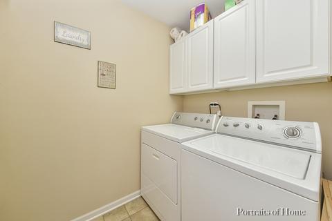 2517 Emily Ln, Elgin, IL 60124 photo 8