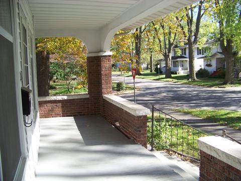 420 E Main St, Monticello, IL 61856 photo 2