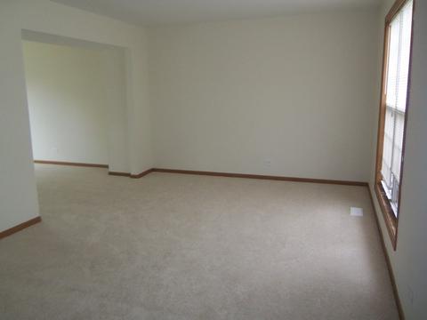 3253 Gresham Ln E, Aurora, IL 60504 photo 2