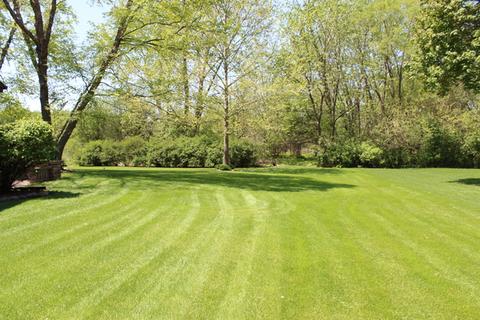 100 Brookside Dr, Elgin, IL 60123 photo 8