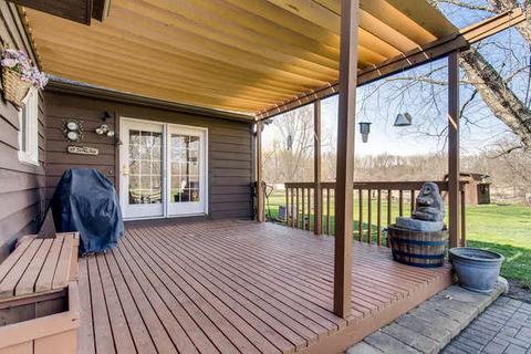 100 Brookside Dr, Elgin, IL 60123 photo 2