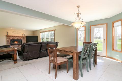 910 Casey Dr, Minooka, IL 60447 photo 9