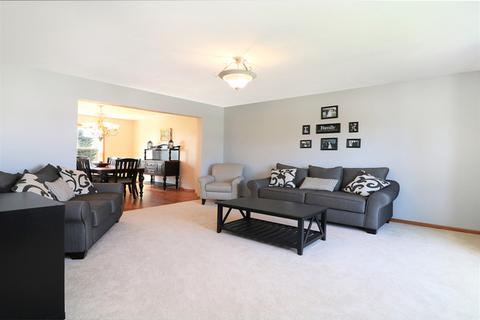 910 Casey Dr, Minooka, IL 60447 photo 3