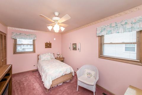 330 Jon Ct, Des Plaines, IL 60016 photo 17
