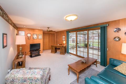 330 Jon Ct, Des Plaines, IL 60016 photo 9