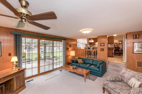330 Jon Ct, Des Plaines, IL 60016 photo 10