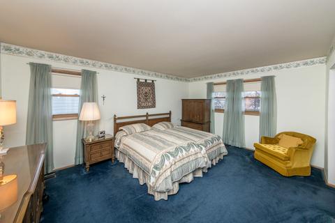 330 Jon Ct, Des Plaines, IL 60016 photo 12