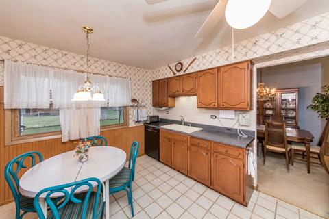 330 Jon Ct, Des Plaines, IL 60016 photo 7