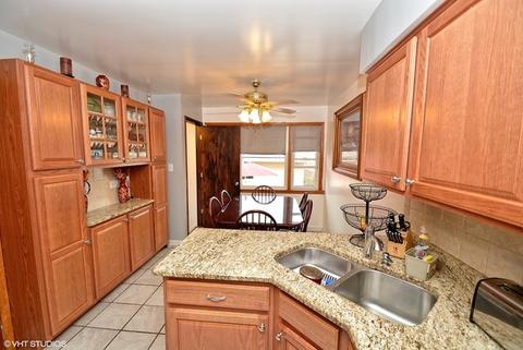 7811 Laporte Ave, Burbank, IL 60459 photo 5