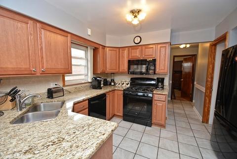 7811 Laporte Ave, Burbank, IL 60459 photo 4