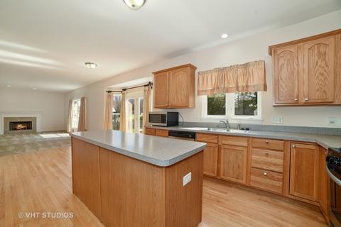 219 Hearthstone Dr, Bartlett, IL 60103 photo 5