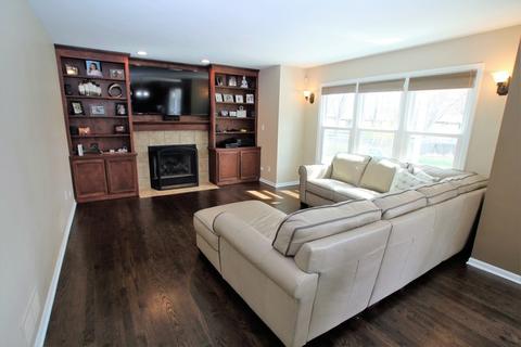 871 Brewster Ln, Bartlett, IL 60103 photo 5