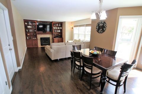 871 Brewster Ln, Bartlett, IL 60103 photo 4