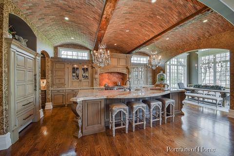 909 E Hillside Rd, Naperville, IL 60540 photo 5