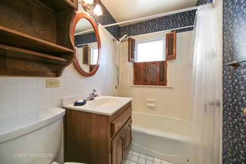 1823 E Illinois St, Wheaton, IL 60187 photo 10