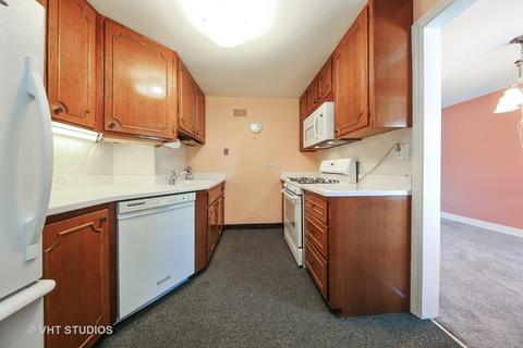1823 E Illinois St, Wheaton, IL 60187 photo 4