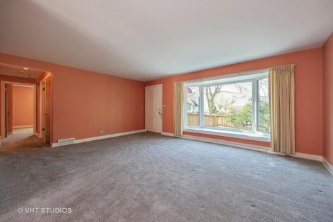 1823 E Illinois St, Wheaton, IL 60187 photo 2