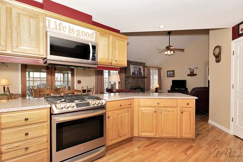 415 Bluffs Edge Dr, Mchenry, IL 60051 photo 13