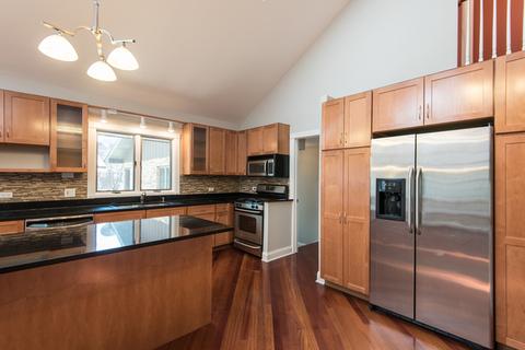 10165 Potter Rd, Des Plaines, IL 60016 photo 12