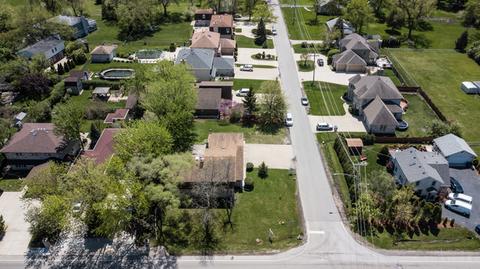 10165 Potter Rd, Des Plaines, IL 60016 photo 3