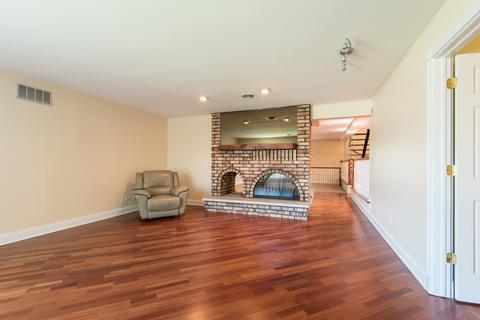 10165 Potter Rd, Des Plaines, IL 60016 photo 5