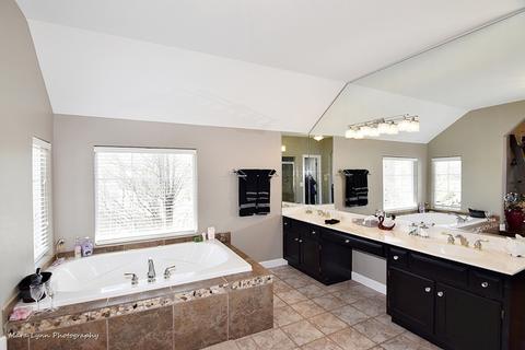 2115 Bent Tree Dr, Geneva, IL 60134 photo 18