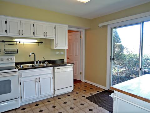 2075 Creekside Dr #1-2, Wheaton, IL 60189 photo 3