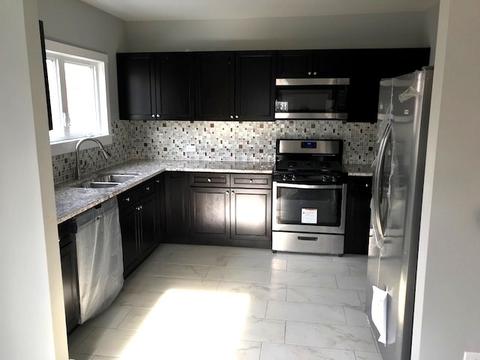 723 Saint John St, Elgin, IL 60120 photo 2