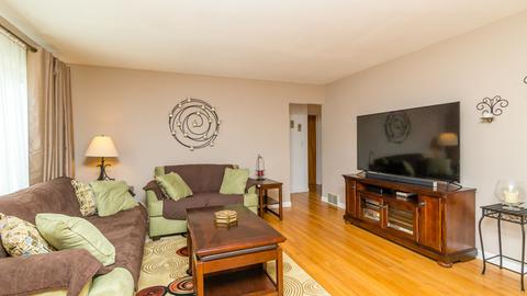 718 S Spring Rd, Elmhurst, IL 60126 photo 4