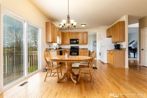 2028 Norwich Dr, Bartlett, IL 60103 photo 8