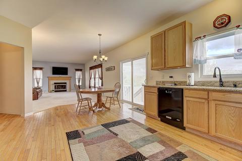 2028 Norwich Dr, Bartlett, IL 60103 photo 9