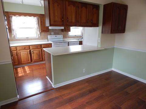 2054 Pratt Ave, Des Plaines, IL 60018 photo 3