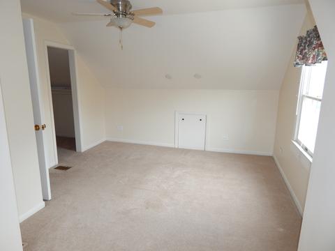 2054 Pratt Ave, Des Plaines, IL 60018 photo 14