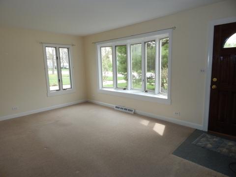2054 Pratt Ave, Des Plaines, IL 60018 photo 5
