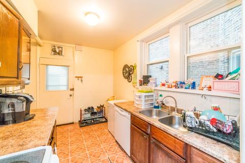 6247 N Artesian Ave, Chicago, IL 60659 photo 12