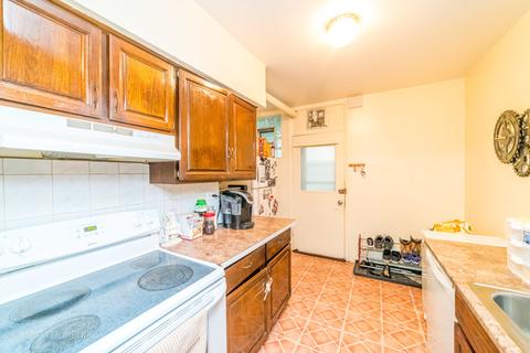6247 N Artesian Ave, Chicago, IL 60659 photo 13