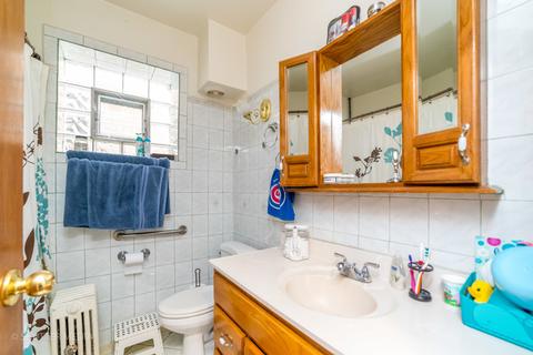 6247 N Artesian Ave, Chicago, IL 60659 photo 17