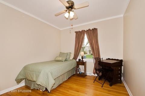 460 Radcliffe Ave, Des Plaines, IL 60016 photo 8