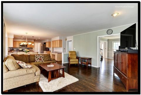 1021 Stanton Dr, Naperville, IL 60540 photo 9