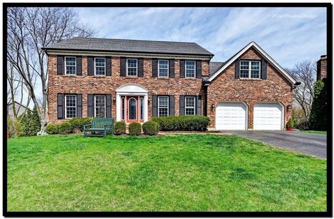 1021 Stanton Dr, Naperville, IL 60540 photo 2